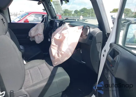 2012 Jeep Wrangler Sport z USA, uszkodzony, nr VIN 1C4GJWAG7CL107866